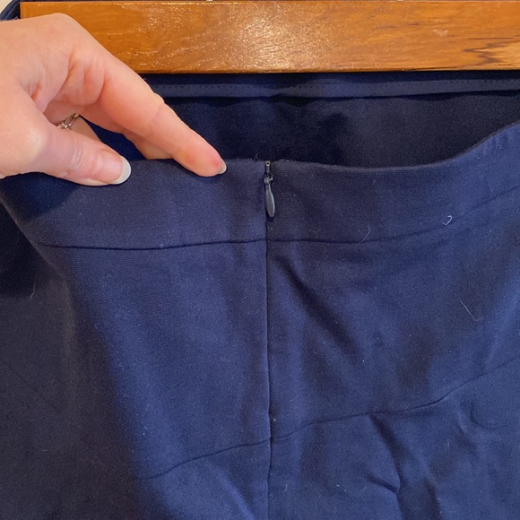 Three skirt lot- Banana and Express size 0 - Picture 11 of 12